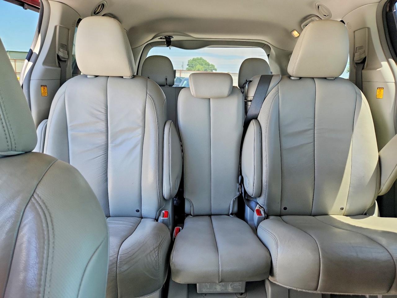 Toyota Sienna Xle 8-passenger