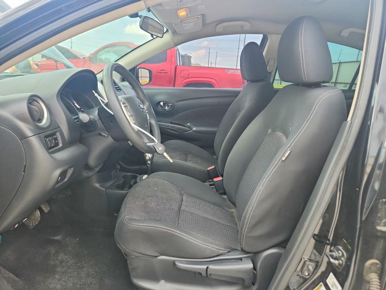 Nissan Versa Sv
