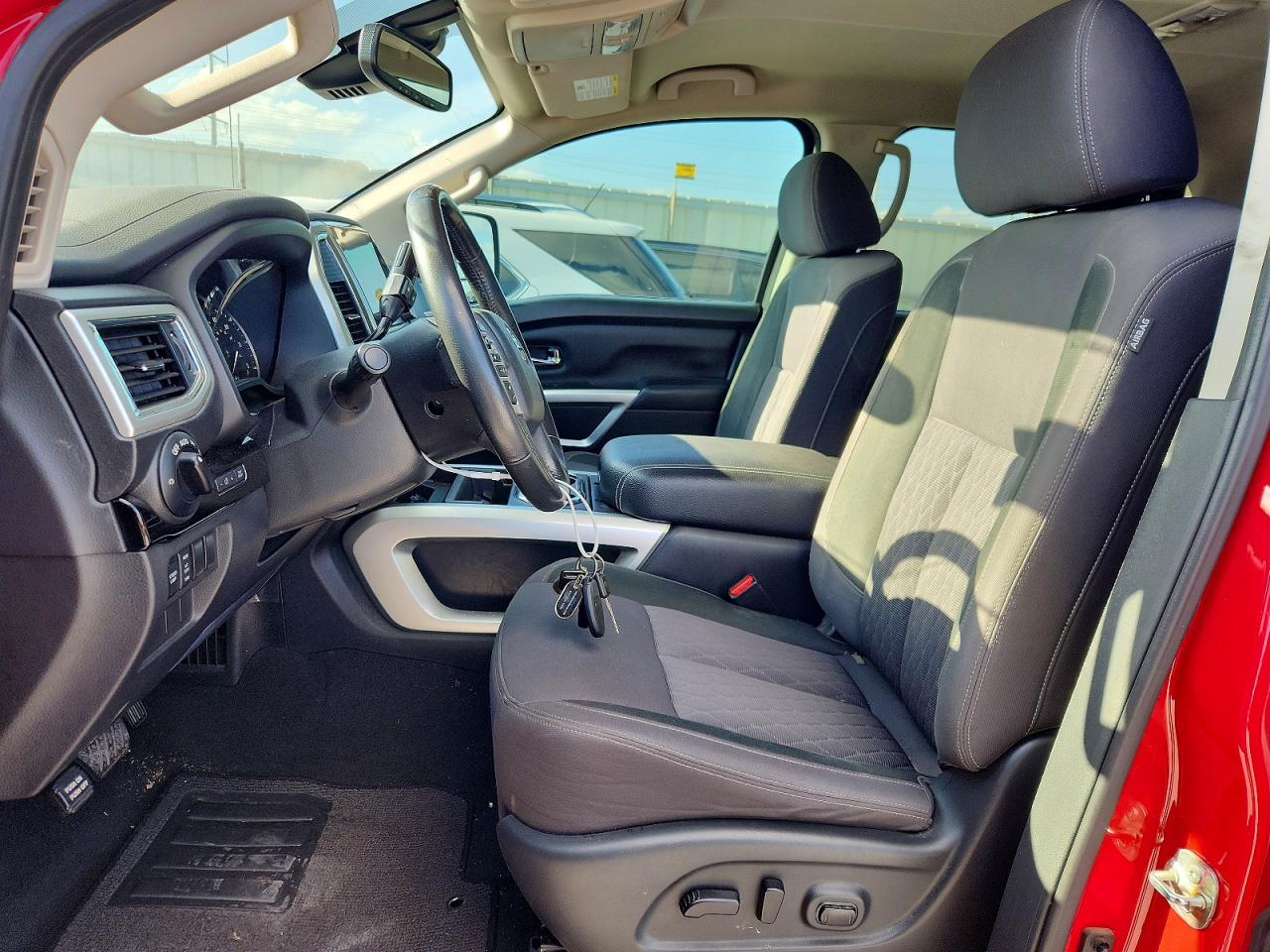 Nissan Titan Sv
