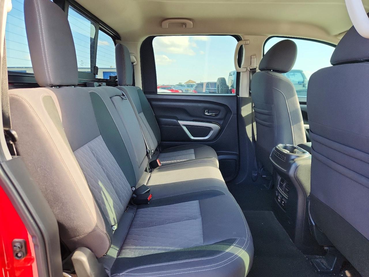 Nissan Titan Sv