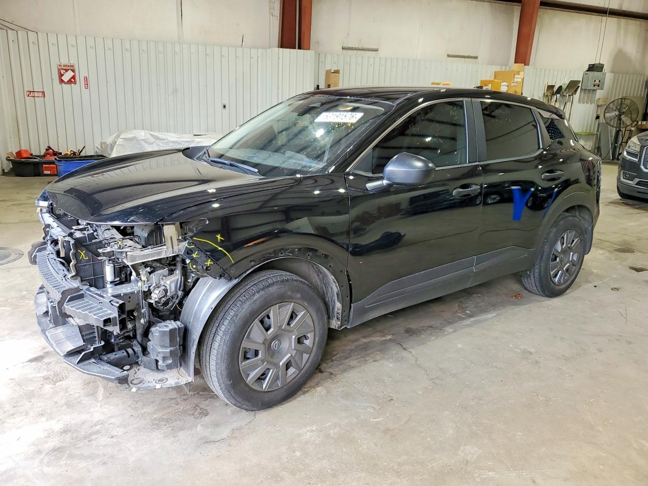 Salvage Nissan Kicks Image