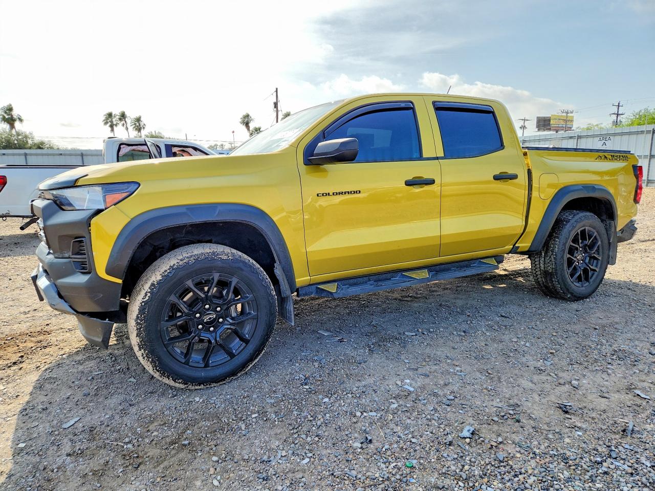 Salvage Chevrolet Colorado Image