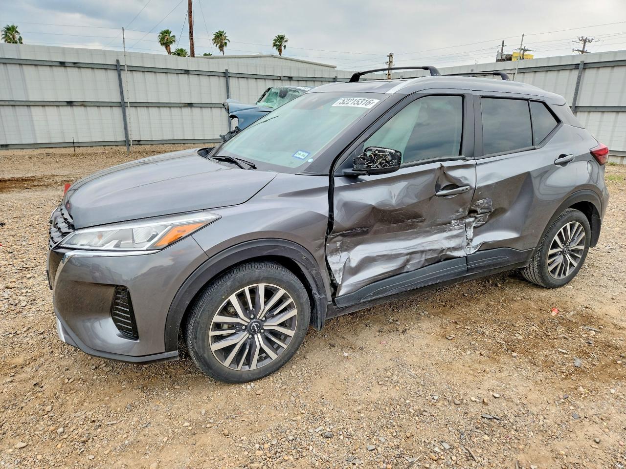 Salvage Nissan Kicks Image
