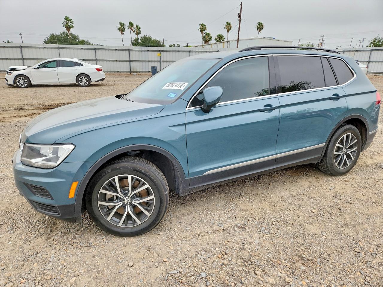 Salvage Volkswagen Tiguan Image