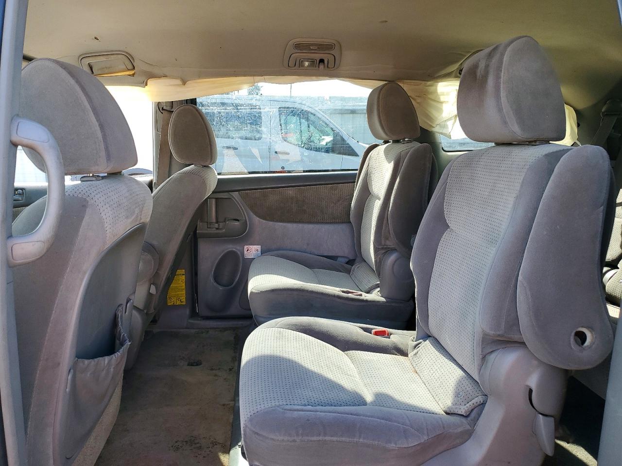 Toyota Sienna Le 7-passenger
