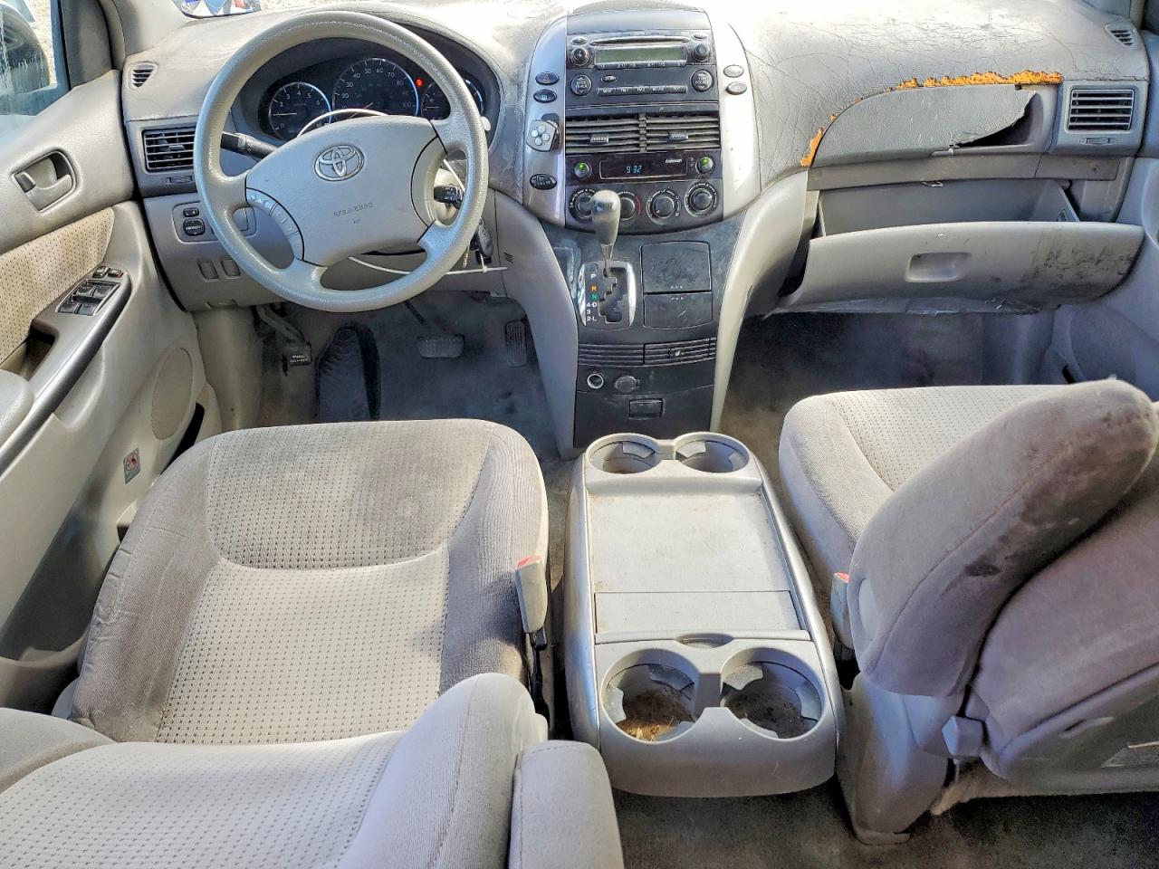 Toyota Sienna Le 7-passenger