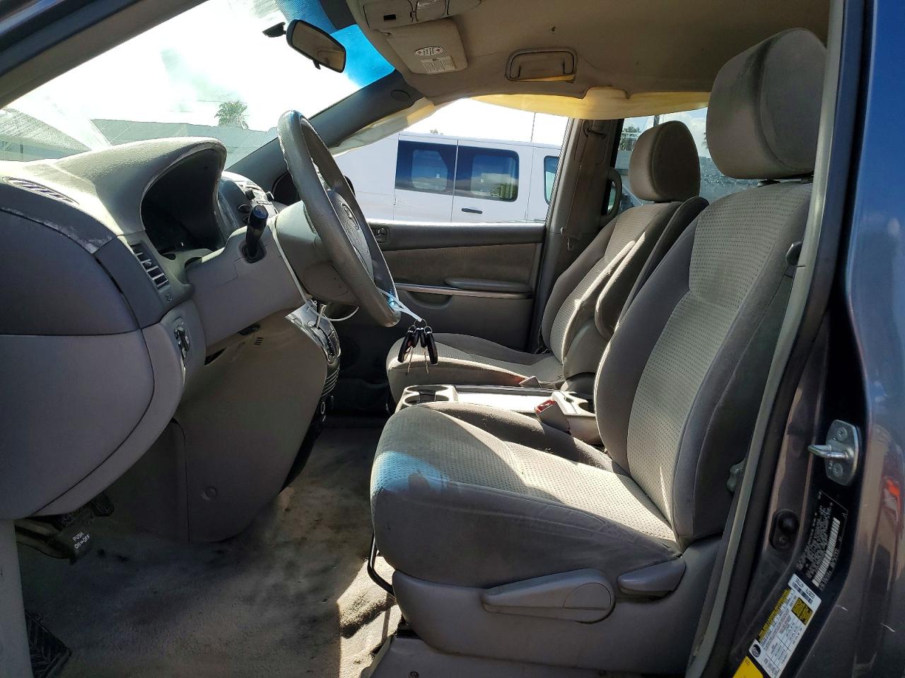 Toyota Sienna Le 7-passenger