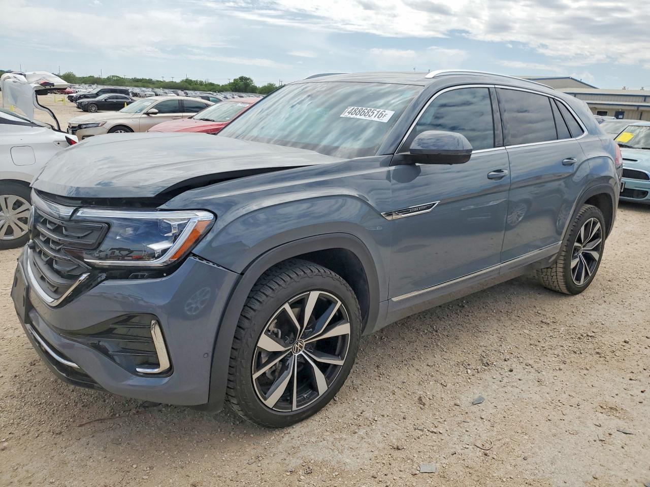 Salvage Volkswagen Atlas Image
