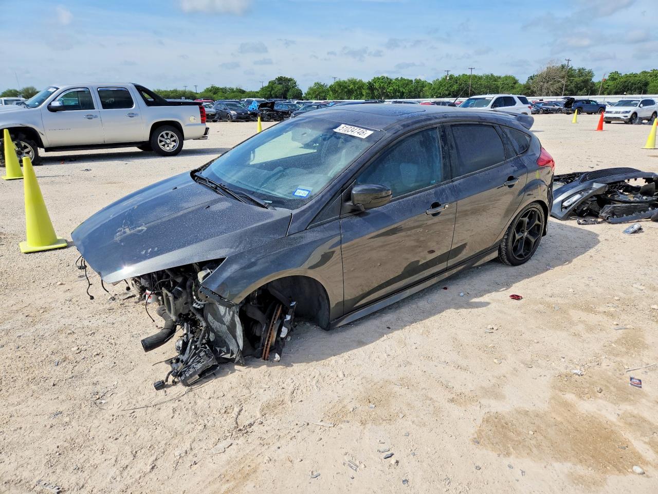 Salvage Ford Focus Image