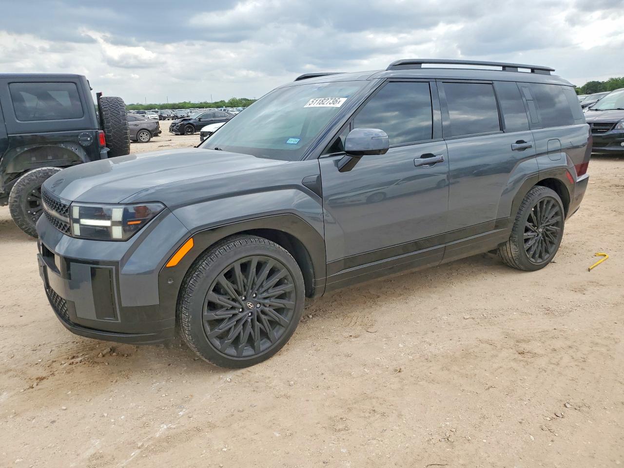 Salvage Hyundai SANTA FE Image