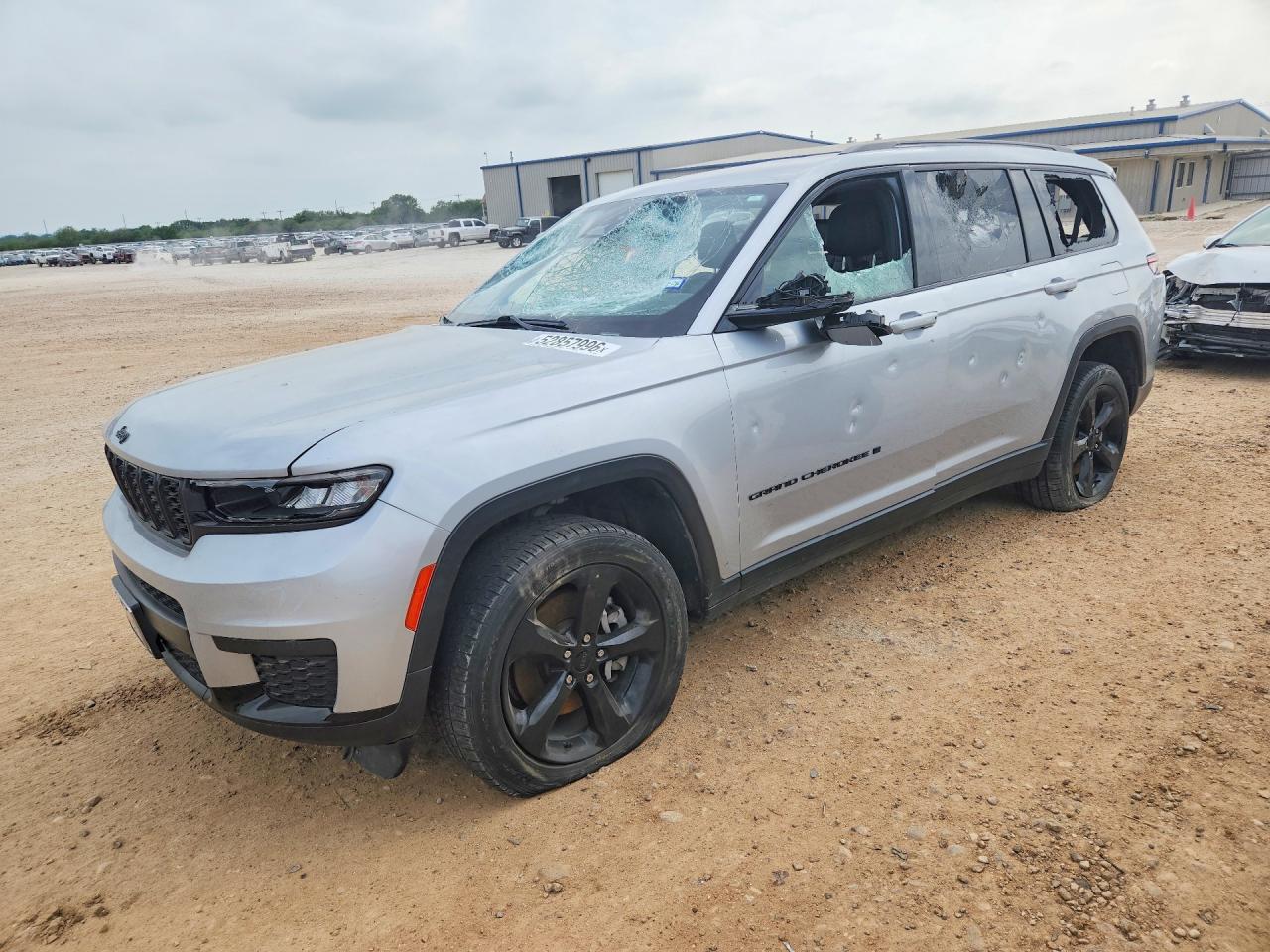 Salvage Jeep Cherokee Image