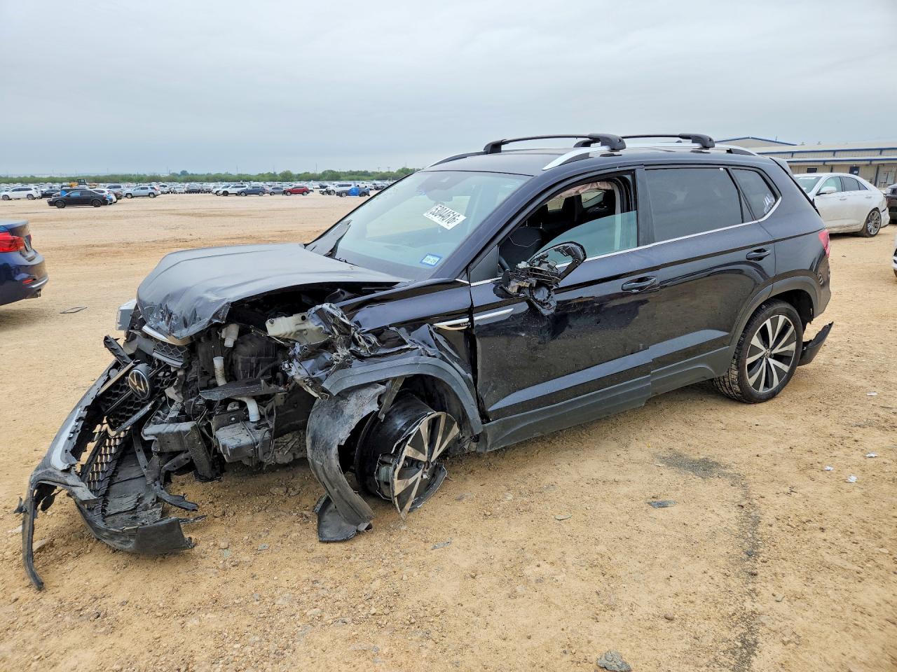 Salvage Volkswagen Taos Image
