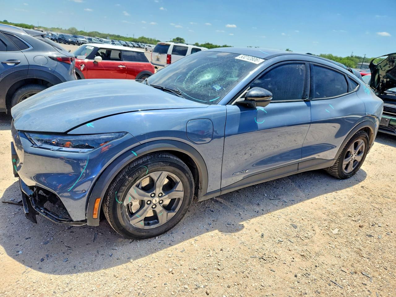 Salvage Ford Mustang Image