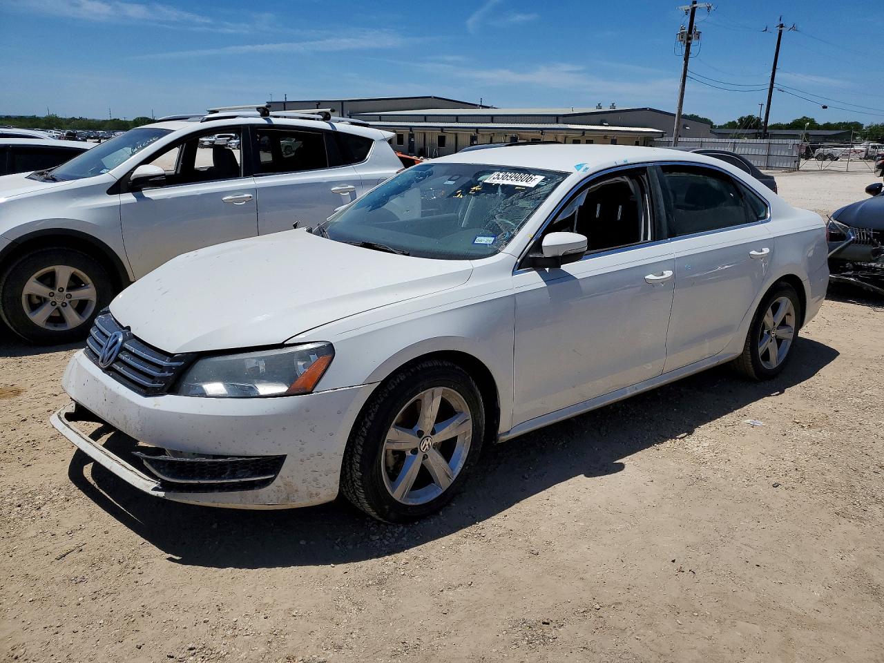Salvage Volkswagen Passat Image