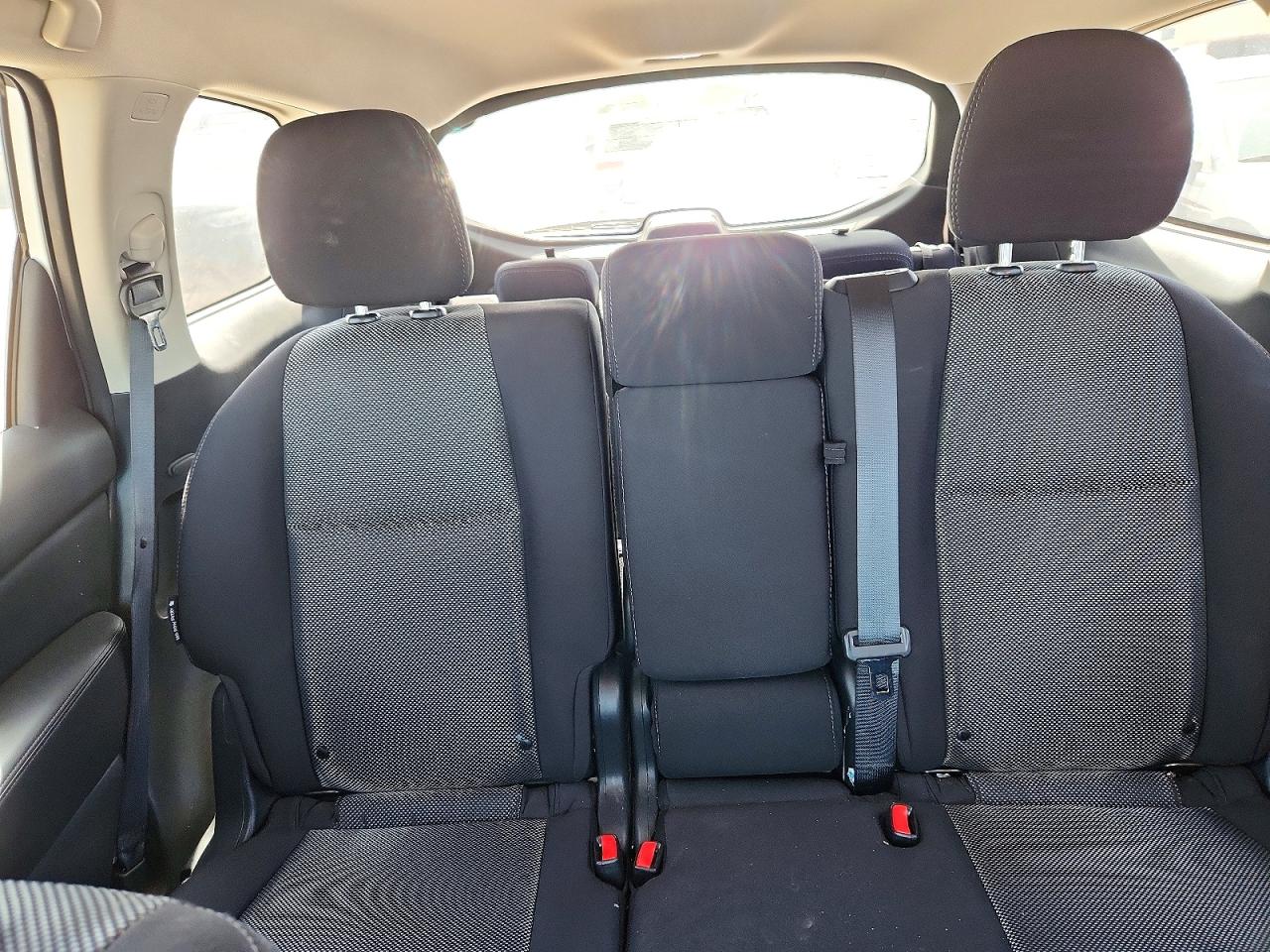 Nissan Pathfinder S