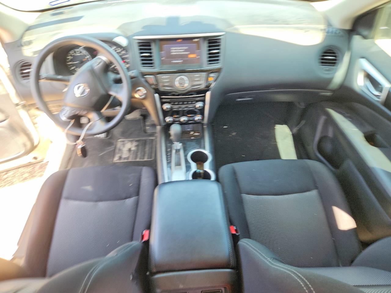 Nissan Pathfinder S