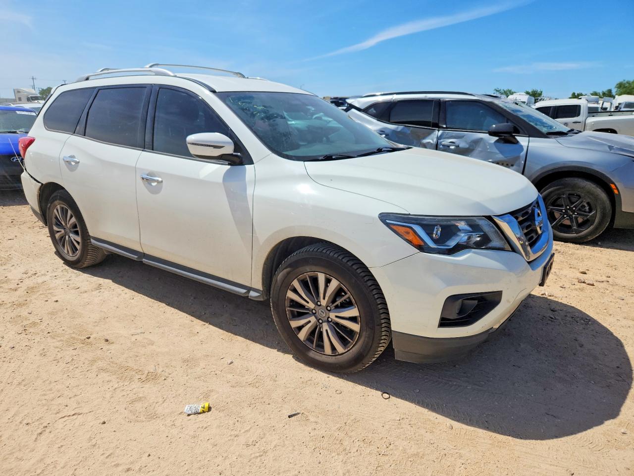 Nissan Pathfinder S