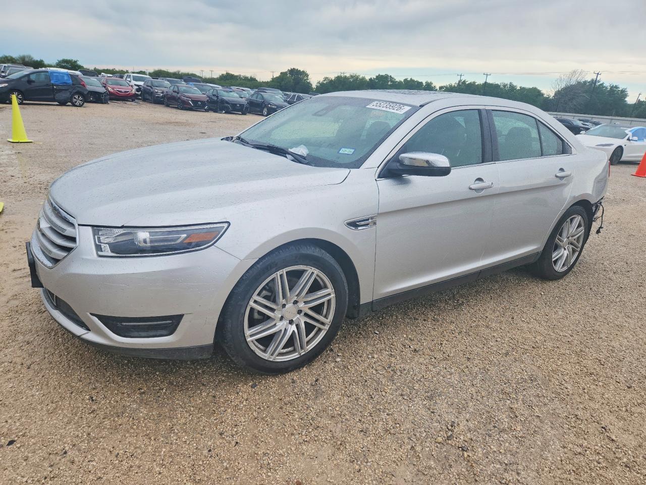Salvage Ford Taurus Image