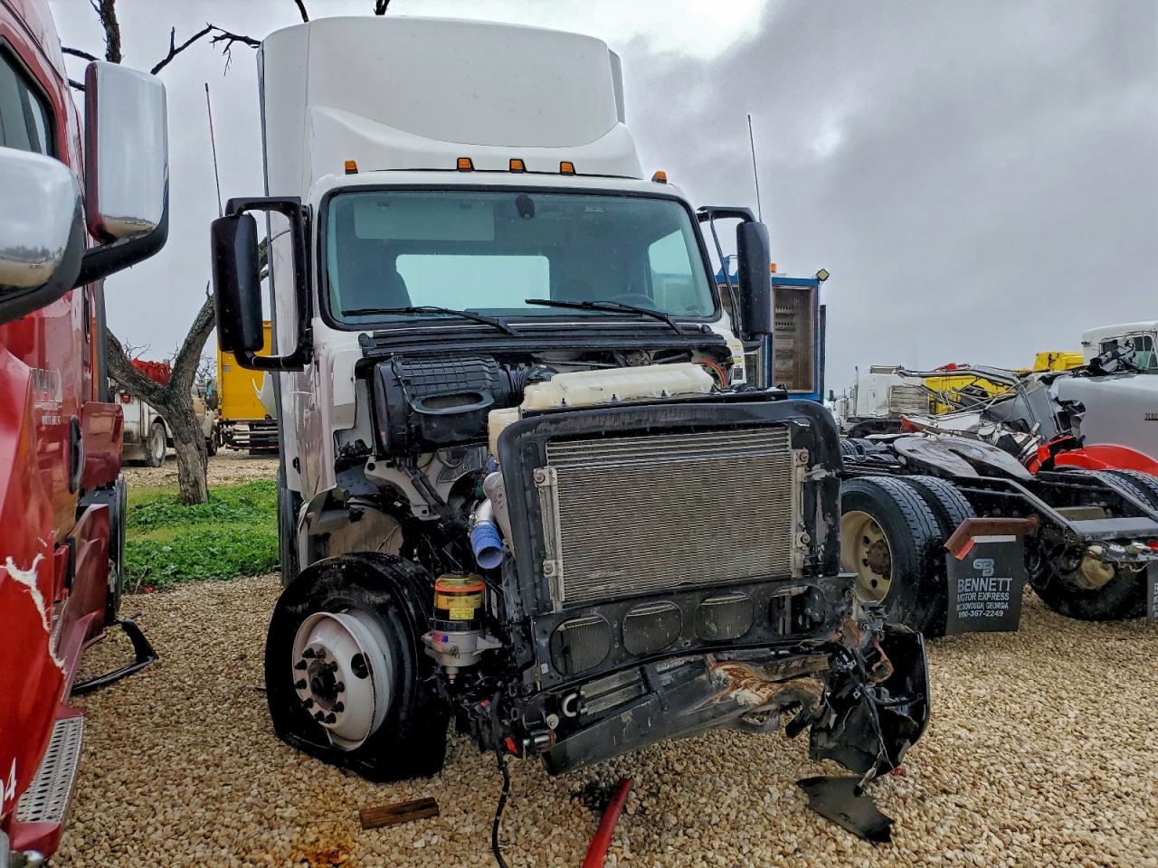 Salvage Volvo Vnl Image