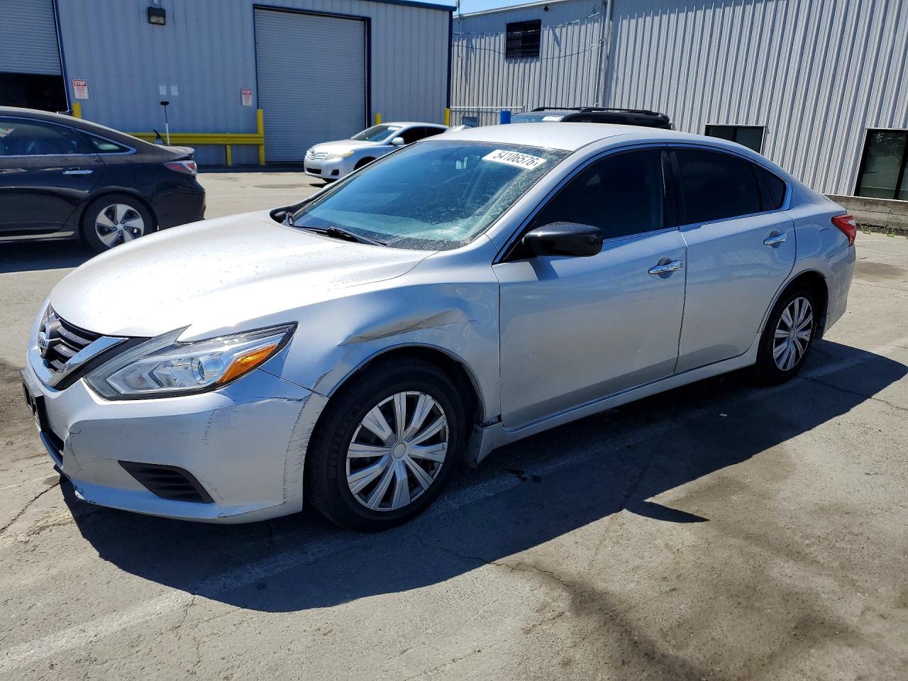 Salvage Nissan Altima Image