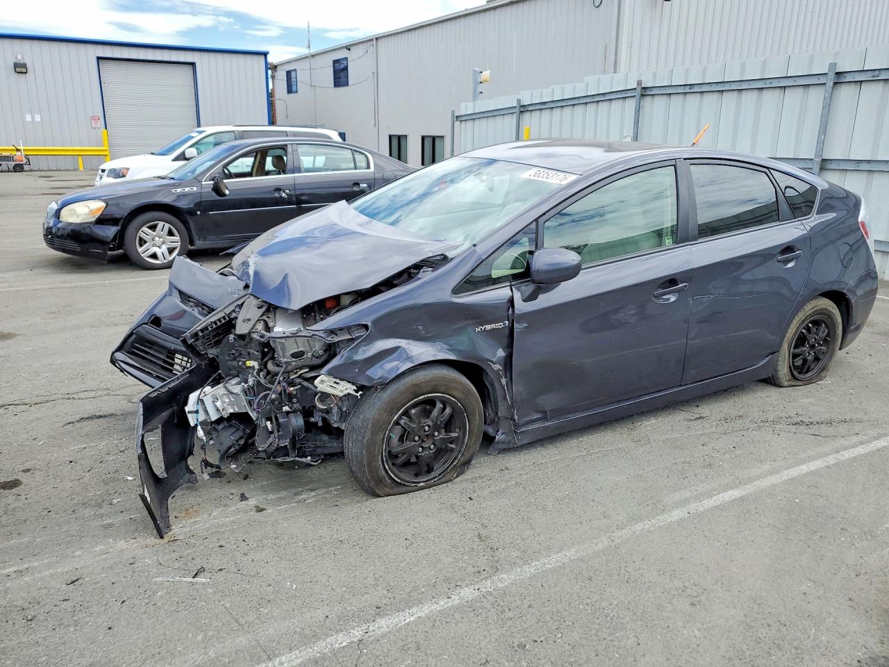 Salvage Toyota Prius Image