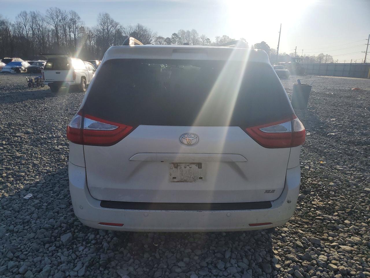 Toyota Sienna Xle 8-passenger
