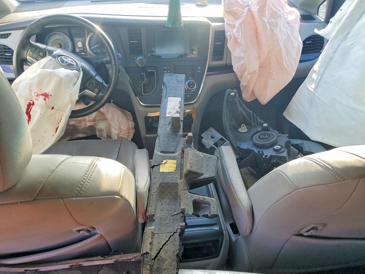 Toyota Sienna Xle 8-passenger