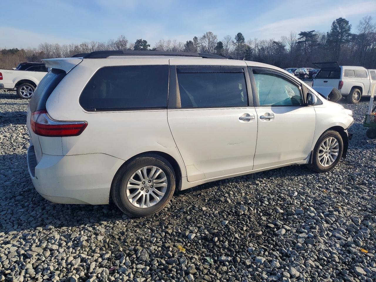 Toyota Sienna Xle 8-passenger