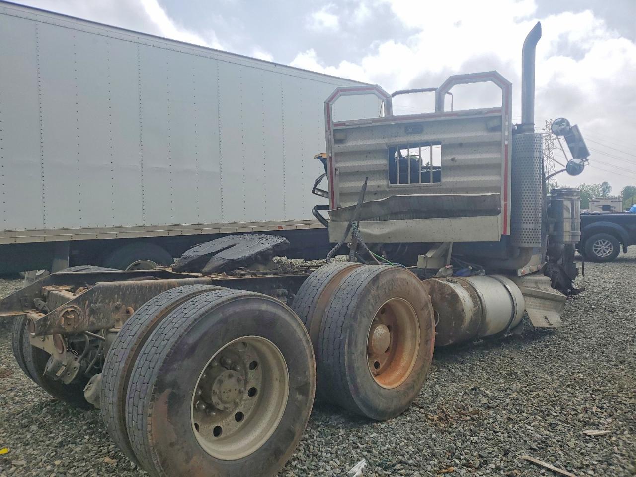Kenworth W900