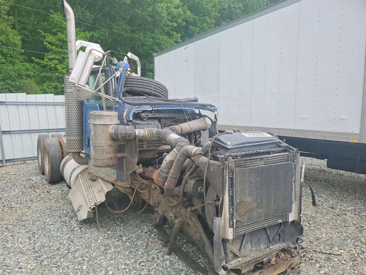 Salvage Kenworth W900 Image