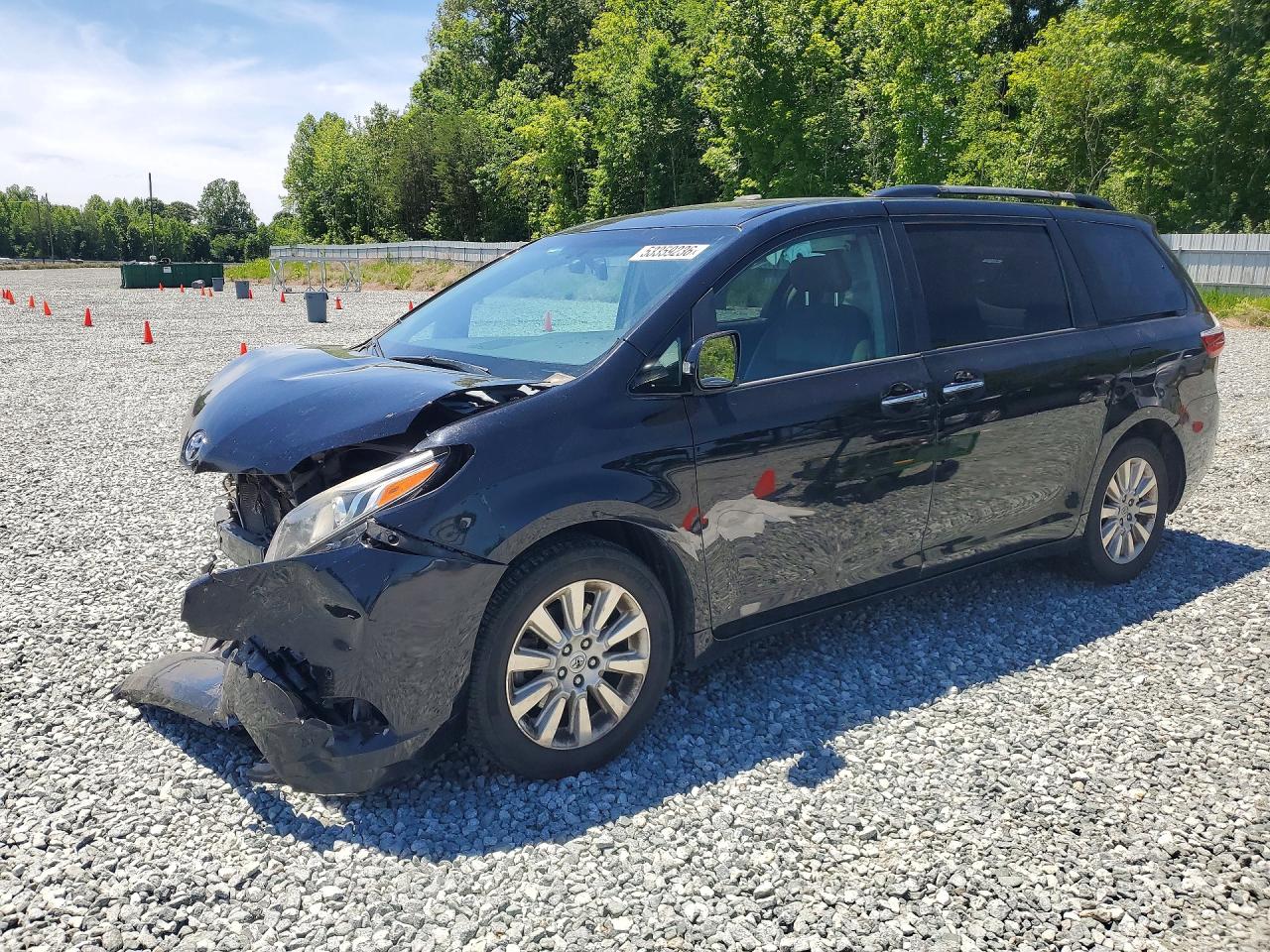 Salvage Toyota Sienna Image