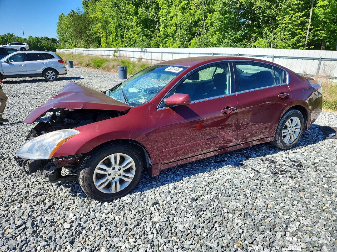 Salvage Nissan Altima Image