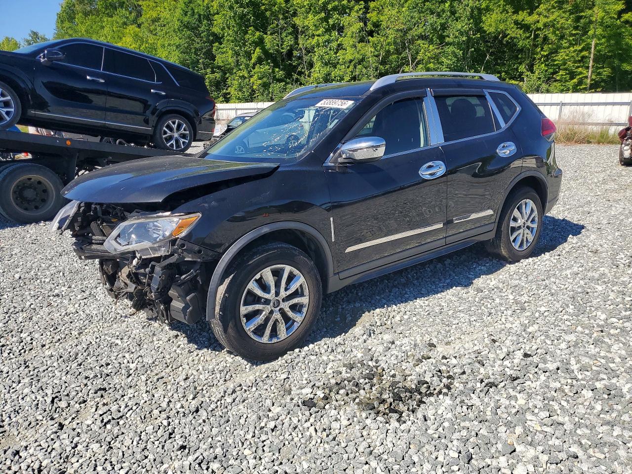 Salvage Nissan Rogue Image