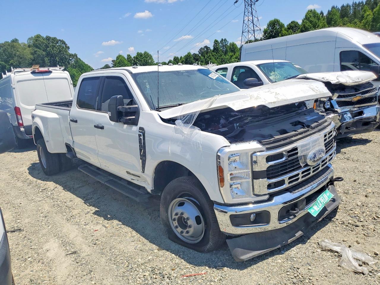 Salvage Ford F-350 Image