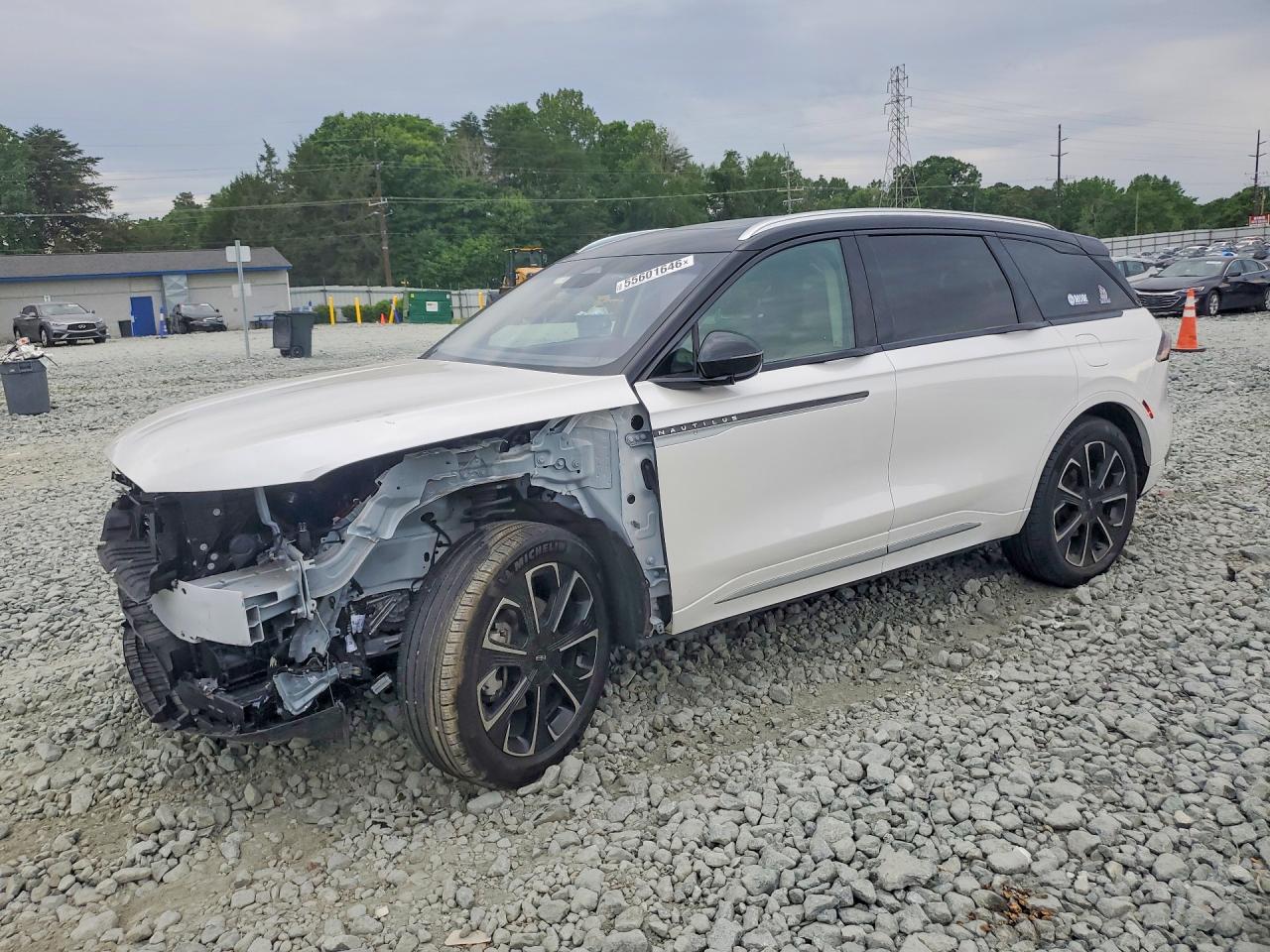 Salvage Lincoln Nautilus Image