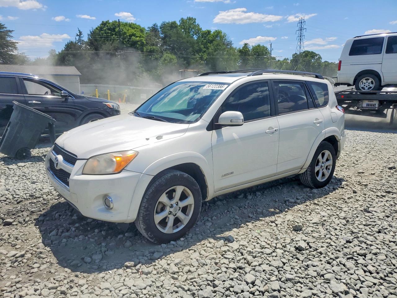 Salvage Toyota RAV4 Image