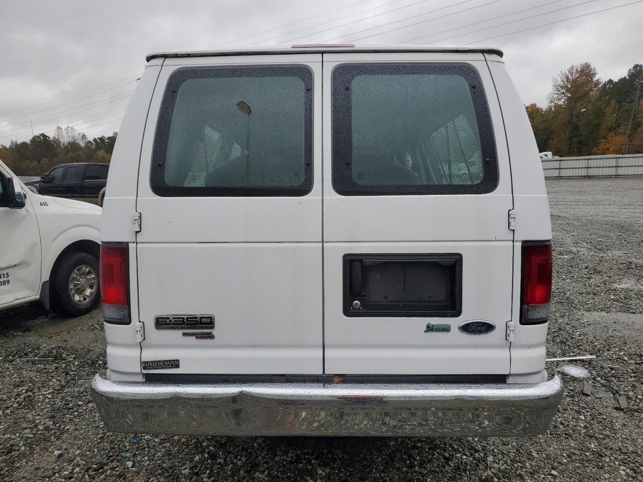 Ford Econoline E350 Super Duty Wagon
