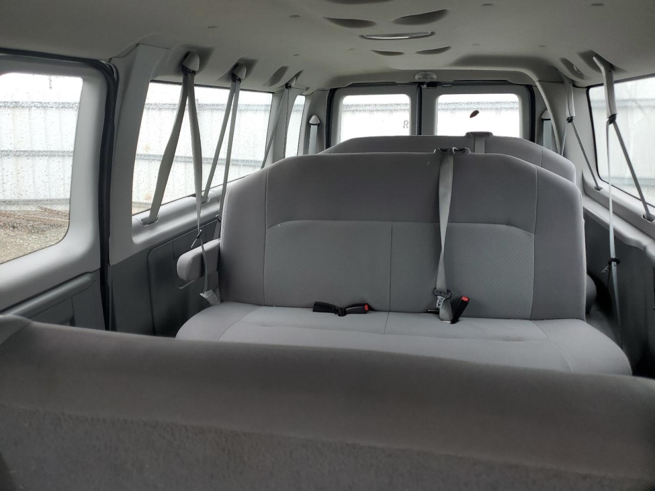 Ford Econoline E350 Super Duty Wagon