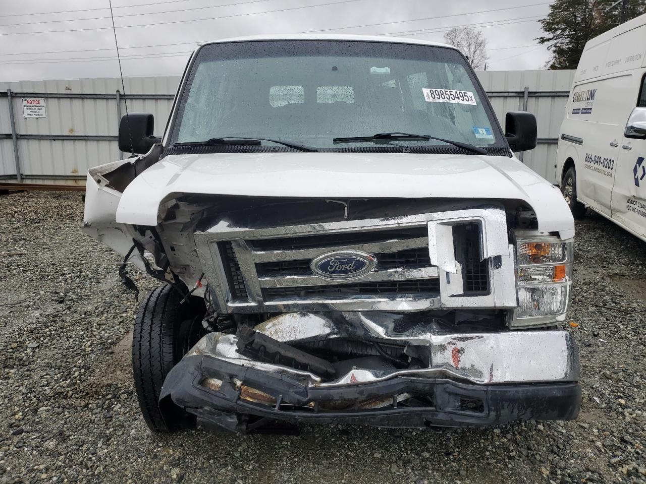 Ford Econoline E350 Super Duty Wagon