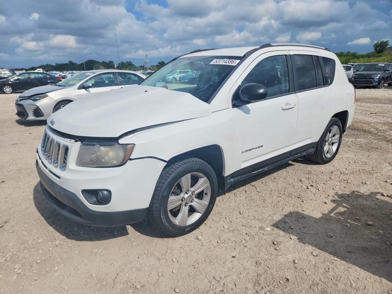 Salvage Jeep Compass Image