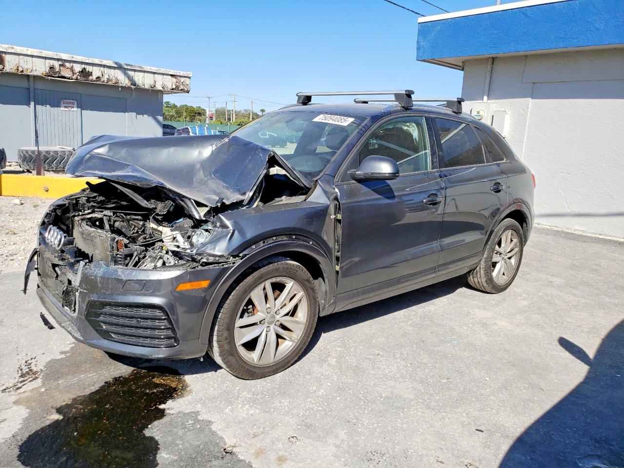 Salvage Audi Q3 Image