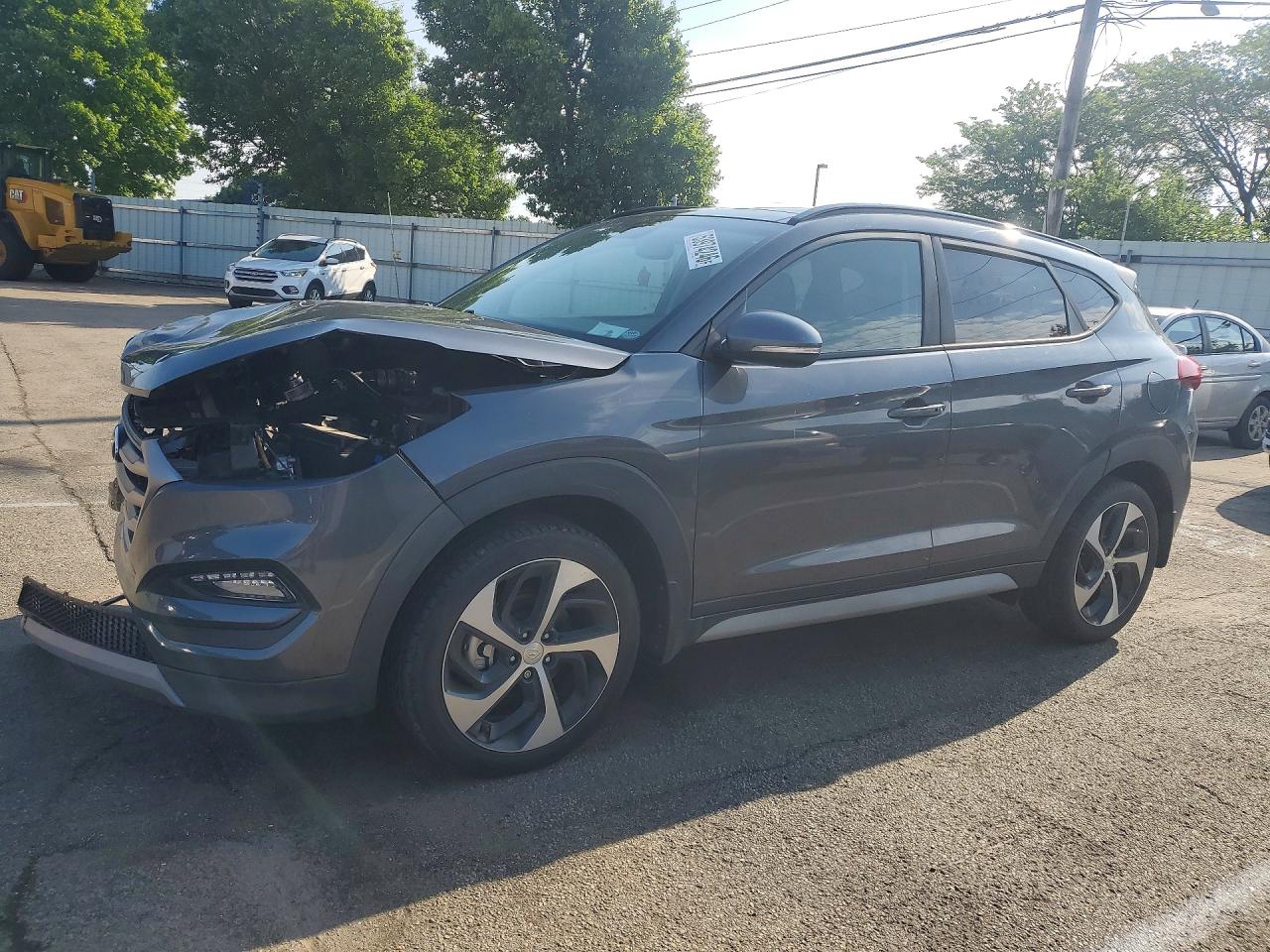 Salvage Hyundai TUCSON Image