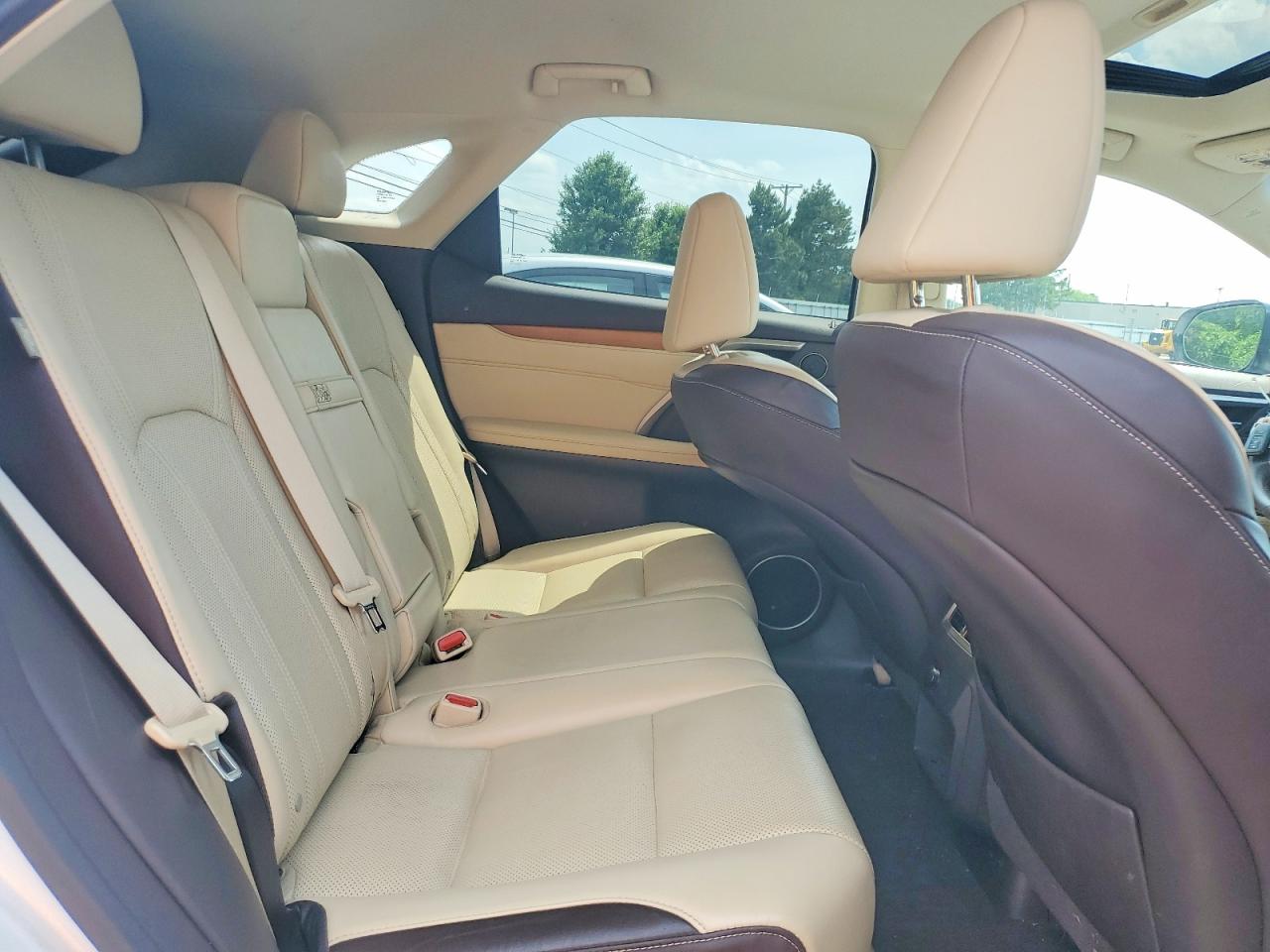Lexus RX Base