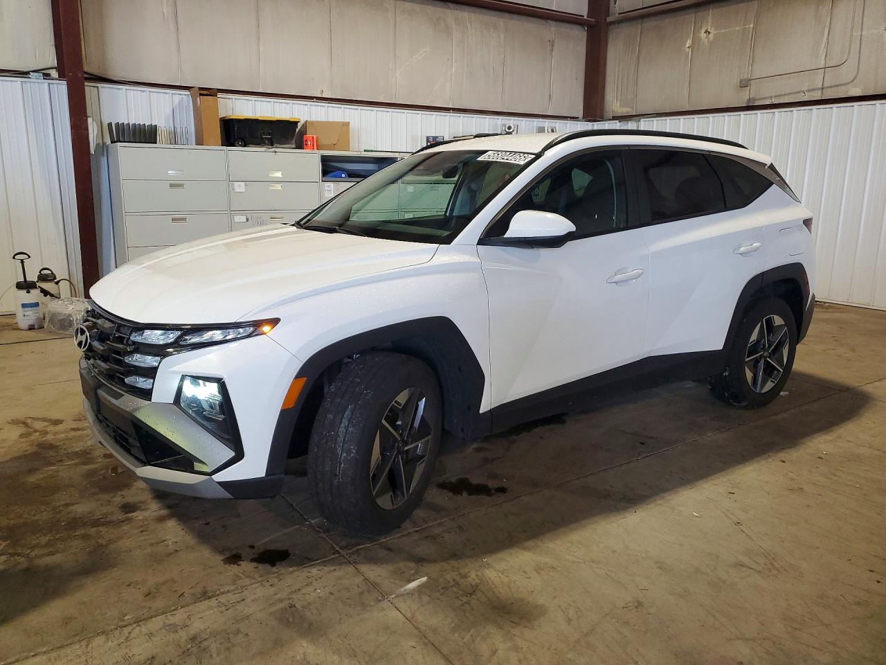 Salvage Hyundai TUCSON Image