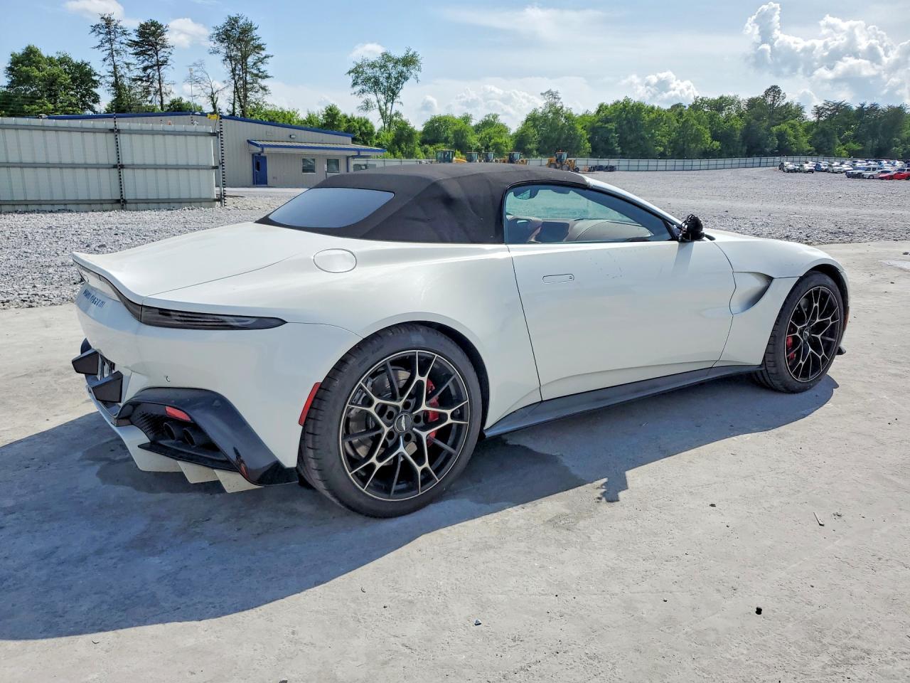 Aston Martin Vantage