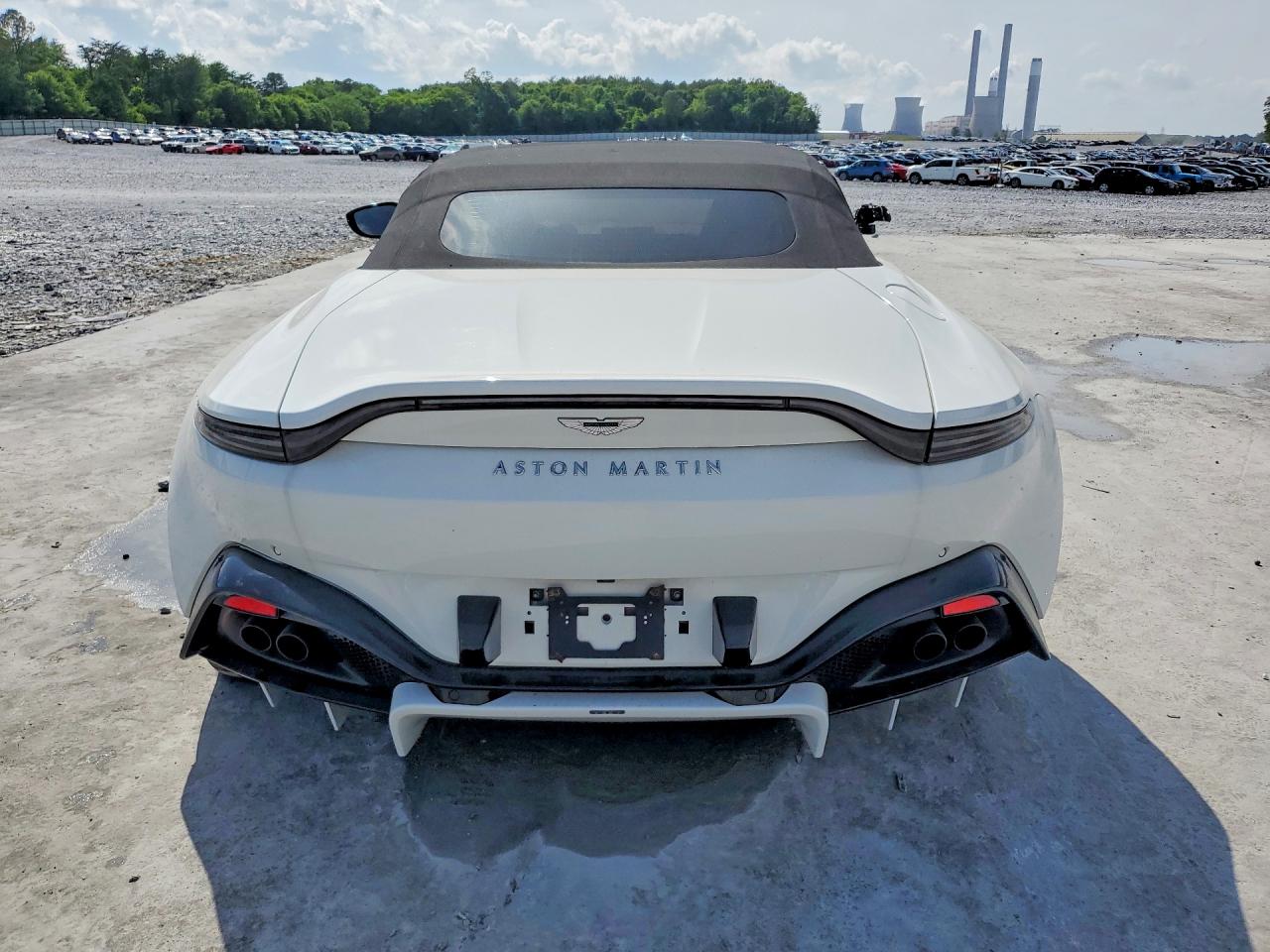 Aston Martin Vantage