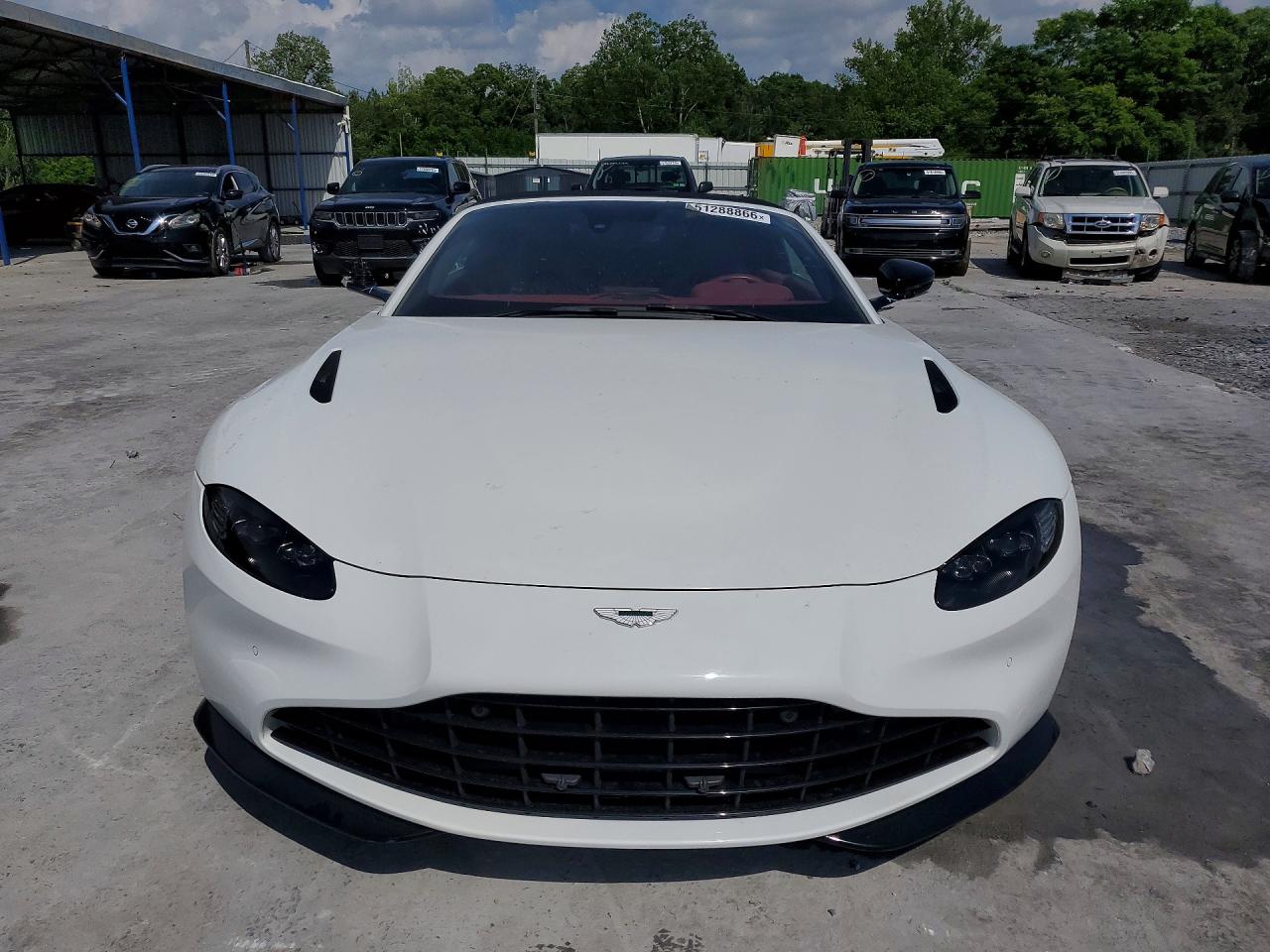 Aston Martin Vantage