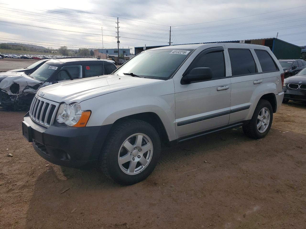 Salvage Jeep Cherokee Image