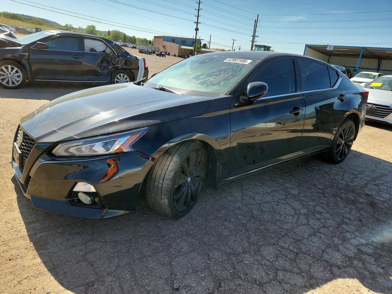 Salvage Nissan Altima Image