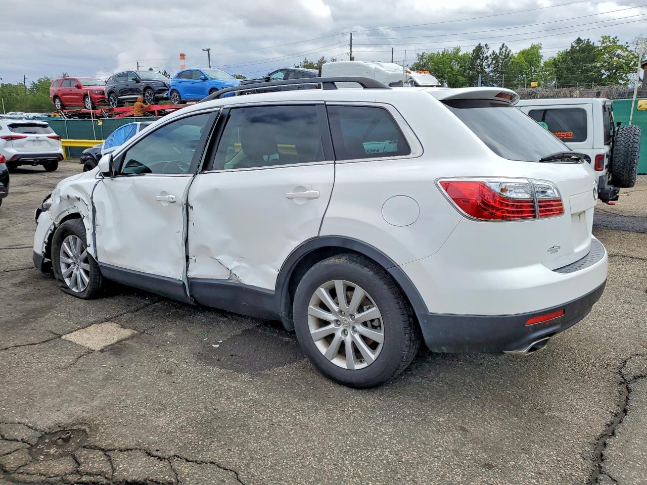 Mazd CX-9